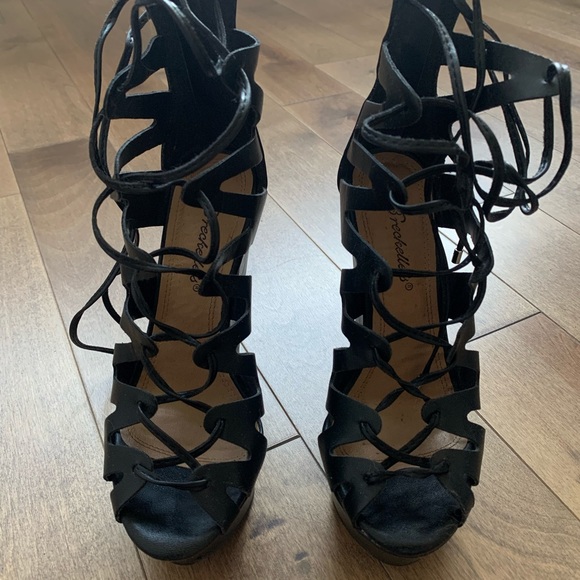 Black laced highheel sandals - Picture 4 of 4